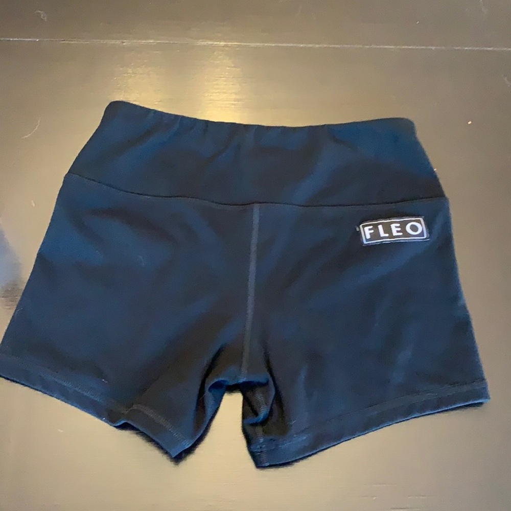 Fleo Phr black romey shorts